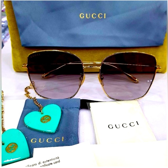 Gorgeous Gucci Sunglasses with beautiful removable charms 💞 - Picture 5 of 5